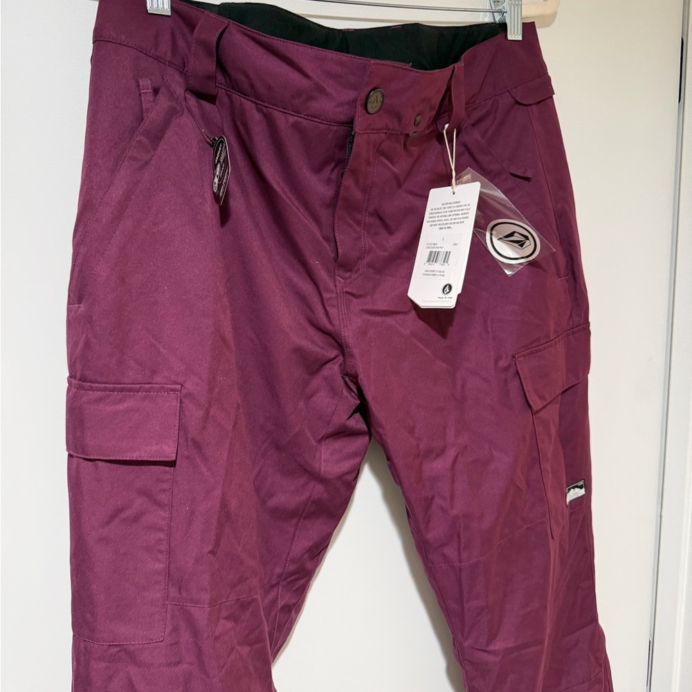 (NWT) Volcom Cascade Insulated Womens Snow Pants in Maroon - Size L